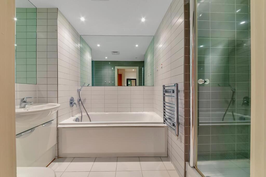 Cozycomfy Luxury Apartment لندن المظهر الخارجي الصورة